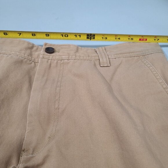 Izod 9" Kahki Shorts Men's Size 34 - Picture 7 of 8